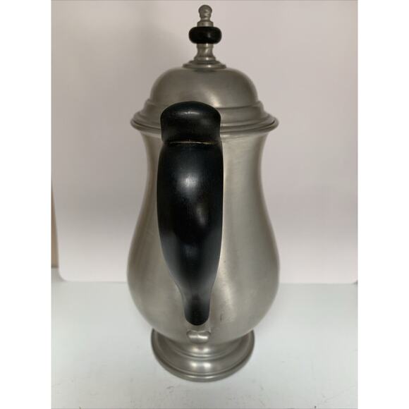 Vintage Oneida Heirloom Pewter Teapot Black Bakelite Handle - Picture 3 of 8